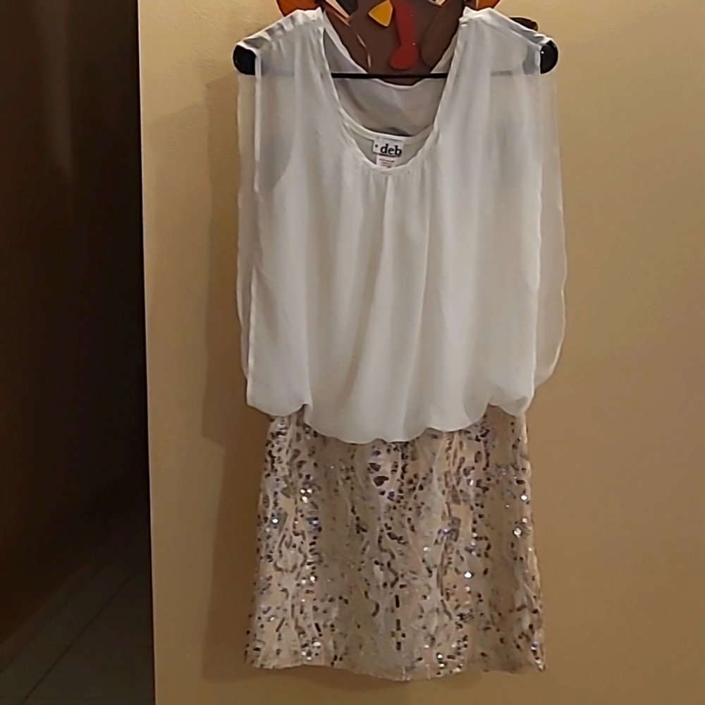 Juniors/ Women's Dress